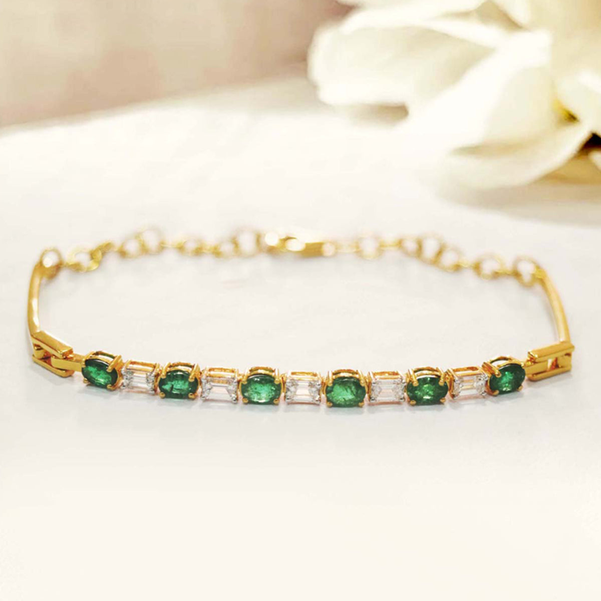 Amelia_Emerald_Diamond_Bracelet Image
