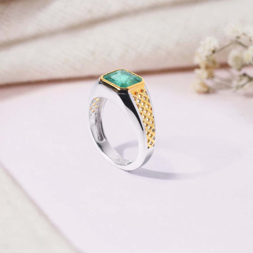 AzeemEmeraldRing3 Image