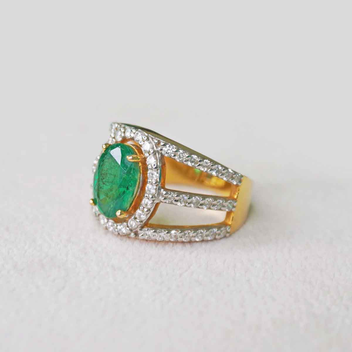 Emerald-Ring-3_c3d1d9f5-7366-4551-abc5-4a6f724c71f2