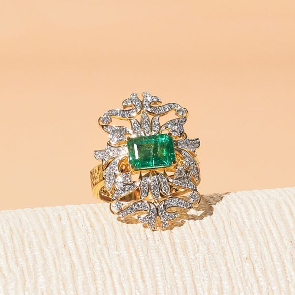 Maahru Emerald Ring image 1