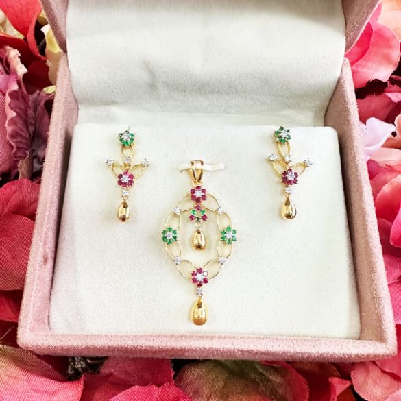 Alice Pendant Earring Set image 1